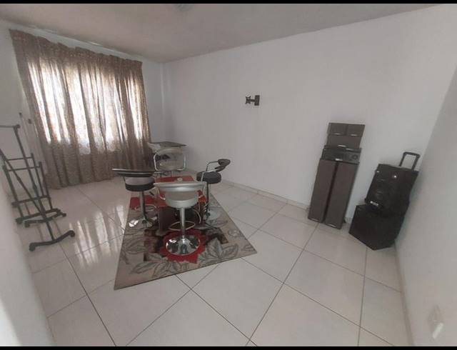 5 BEDROOM HOUSE FOR SALE IN RIVERSPRAY LIFESTYLE ESTATE